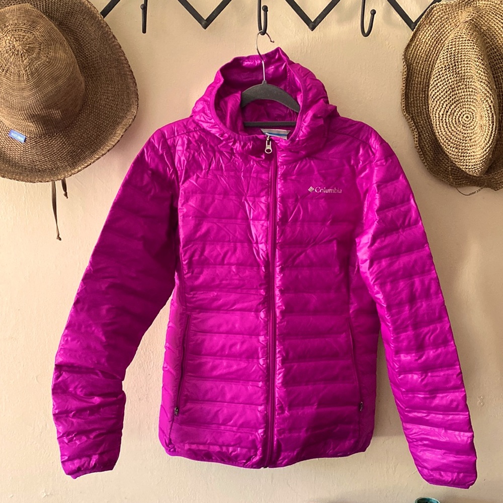 Women’s pink Columbia puffy, size medium
